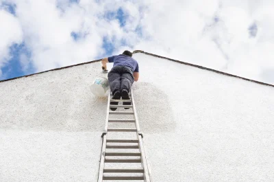 Peinture extérieure à Saint-Laurent-de-Jourdes — façades et ravalement